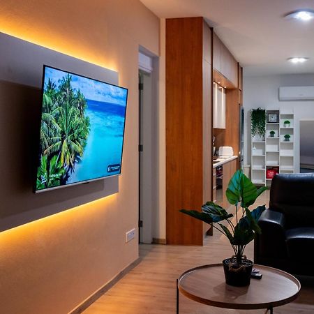 Earth Apartment Larnaca Exterior foto