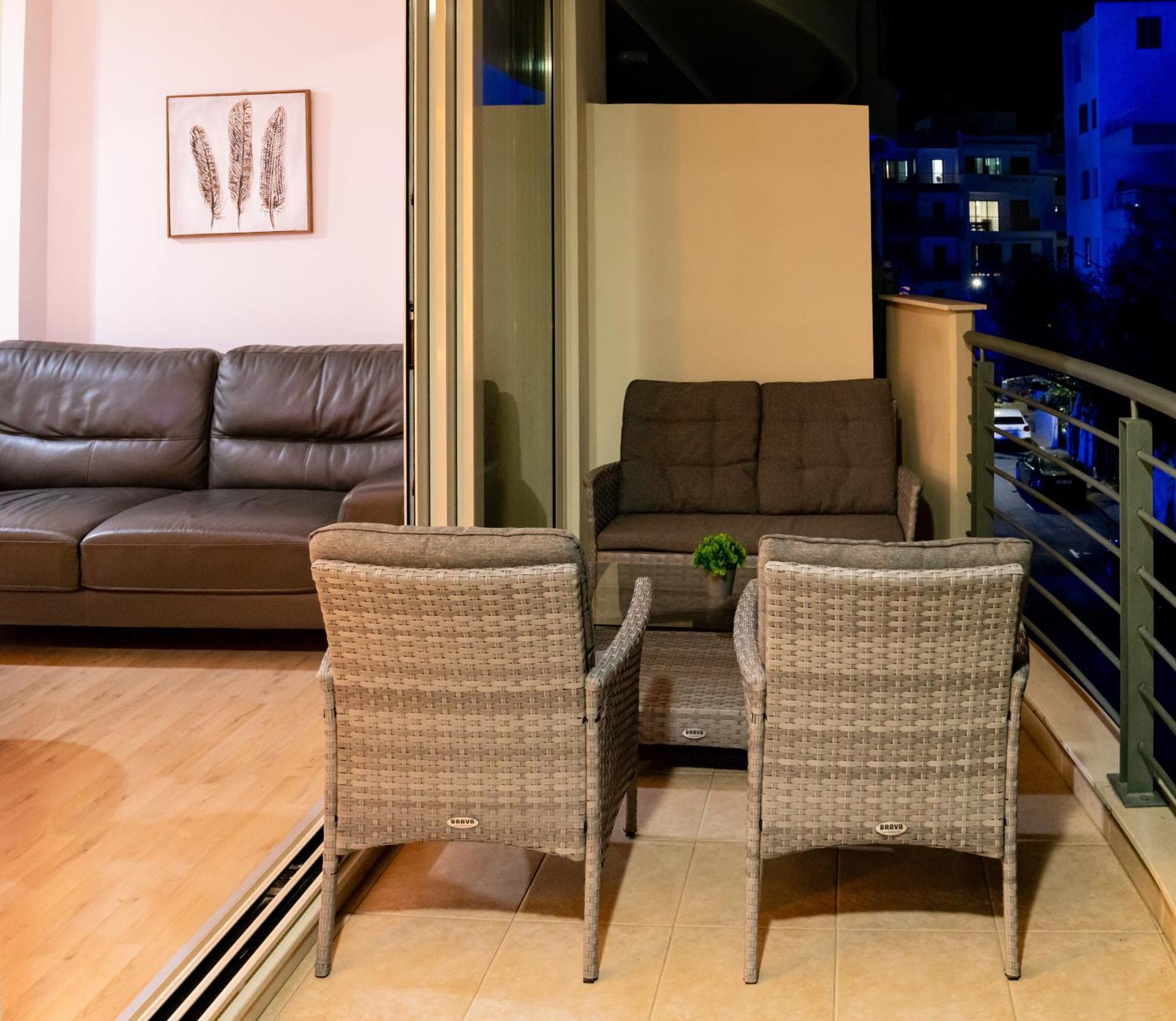 Earth Apartment Larnaca Exterior foto